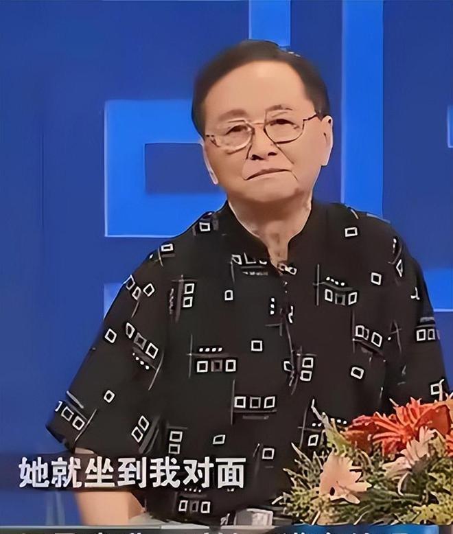 陈晓旭的颜值被严重低估了！1987年香港出街	，一袭白衣，仙气飘飘_陈晓旭的颜值被严重低估了！1987年香港出街，一袭白衣	，仙气飘飘_